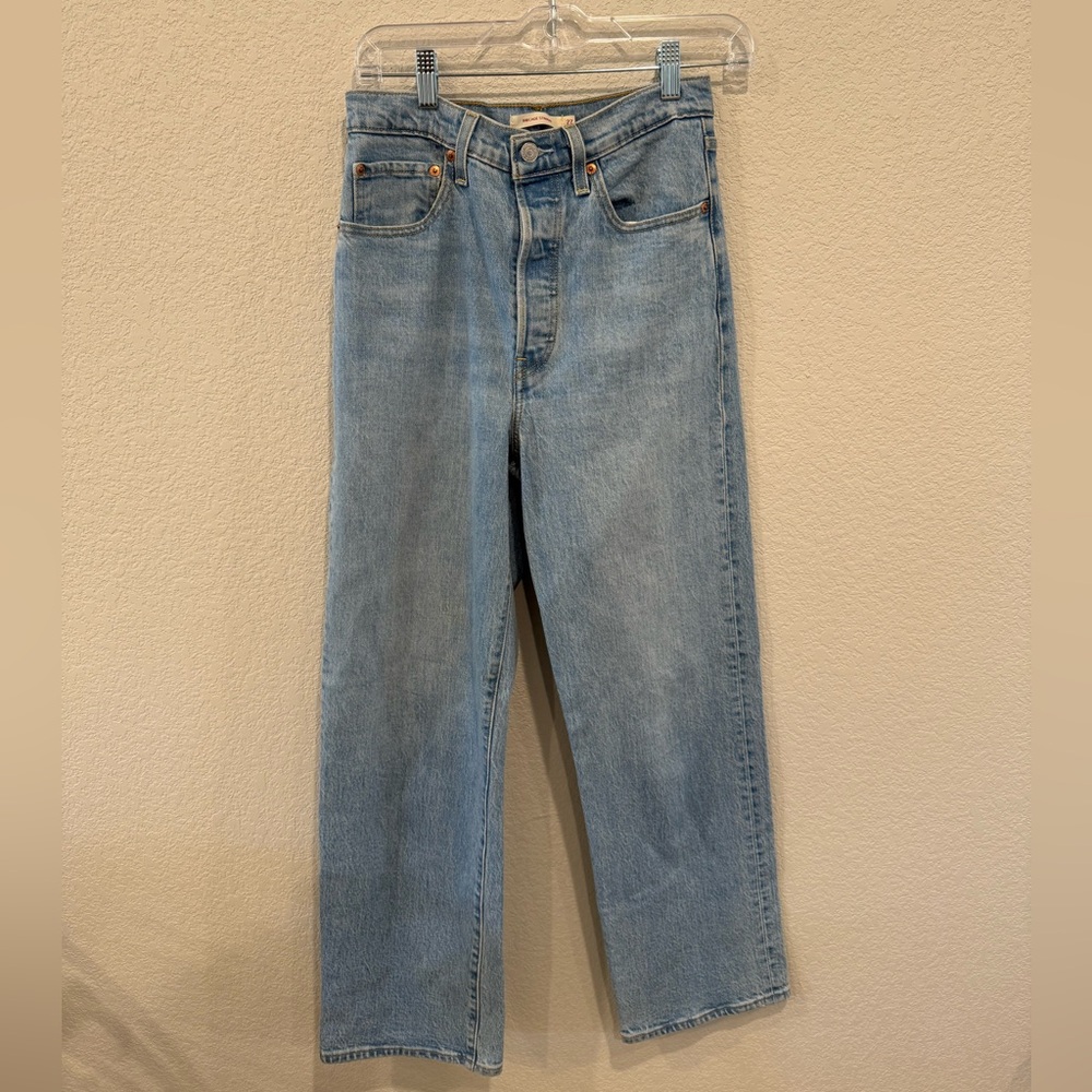 Levi’s Ribcage jeans
